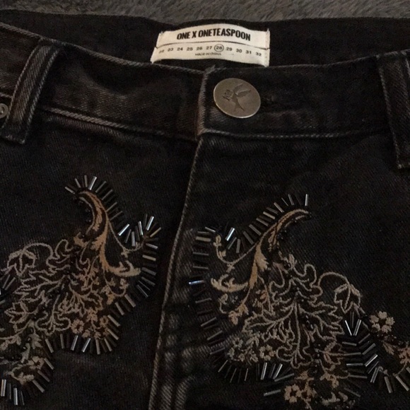 One by One Teaspoon NO 2s short Embroidered - Picture 6 of 8